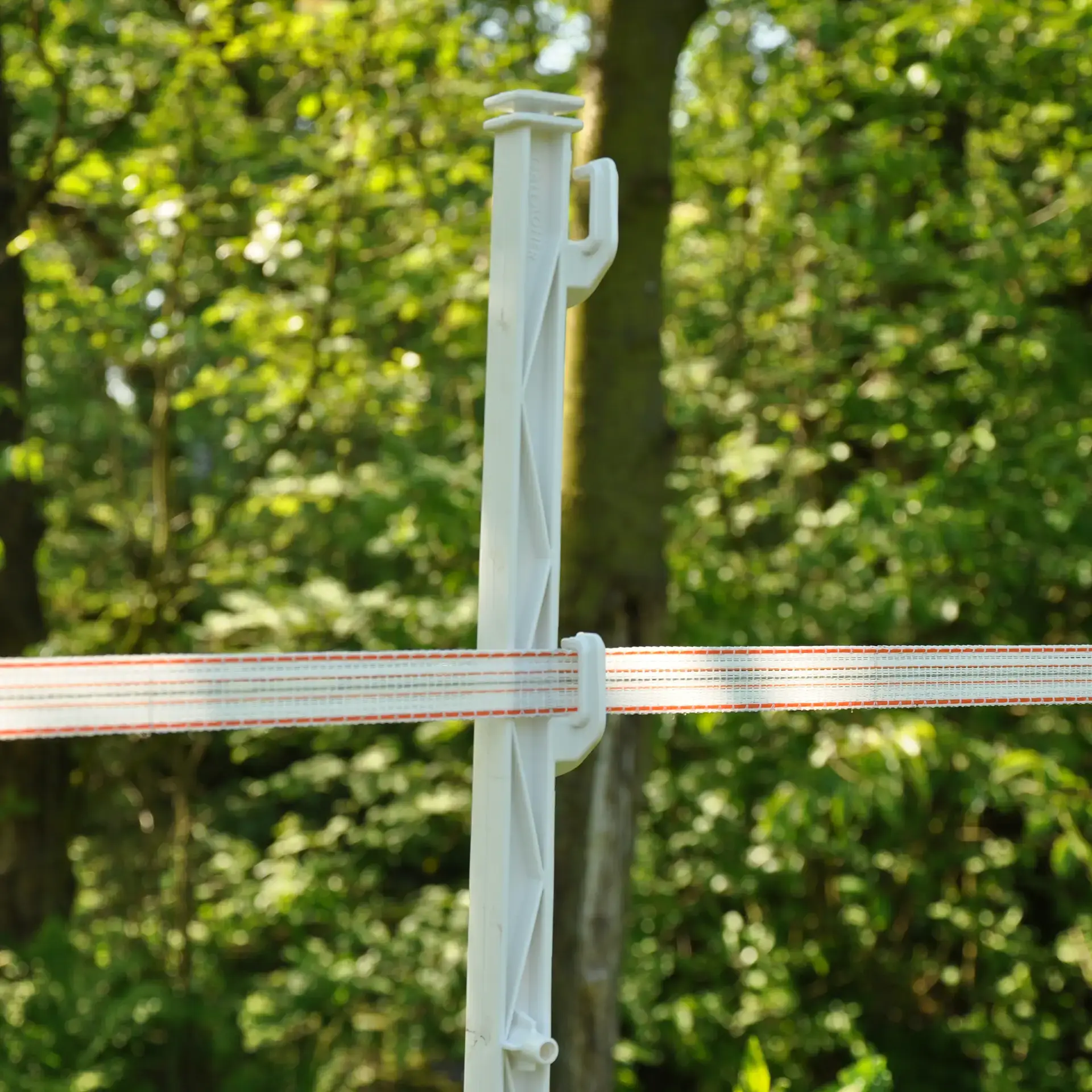 Stijgbeugelpaal 1,55m wit (5 stuks) voor mobiele rasters Stijgbeugelpaal 1,55m wit (5 stuks) voor mobiele rasters - Afbeelding 3